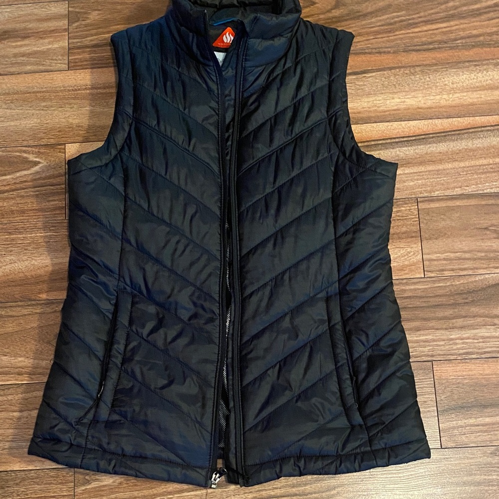 Columbia Women's Navy Quilted Vest